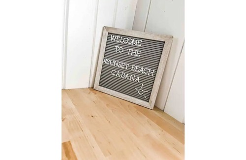 Treasure Island Cottage | Sunset Beach Cabana 100 steps to the Beach