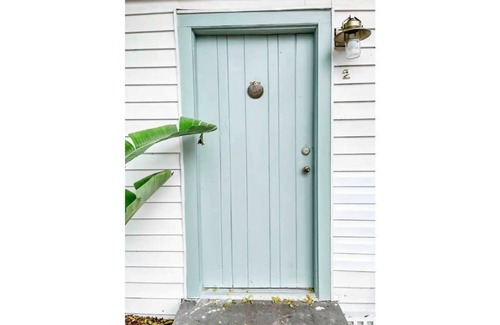 Treasure Island Cottage | Sunset Beach Cabana 100 steps to the Beach