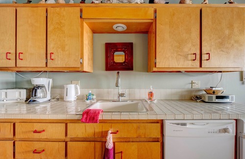 Olympia Cottage | Sunset Beach on Harstine Island