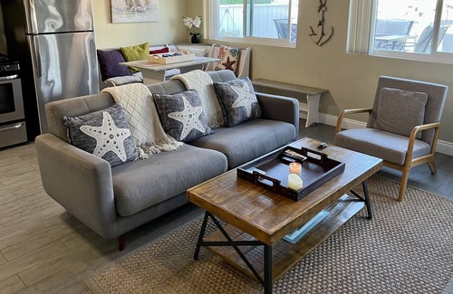 Sunset Beach House | *Sunset Beach Retreat | Waterfront | Deck | Kayaks