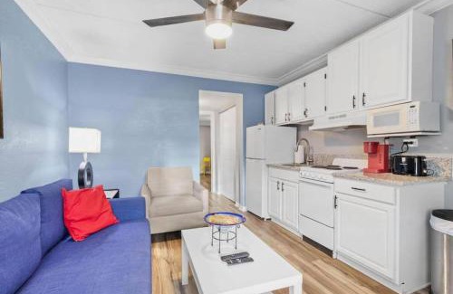 Madeira Beach Apartment | Sunset Beach Suites at Madeira Beach! Steps to Beach & Restaurants! - Suite 2