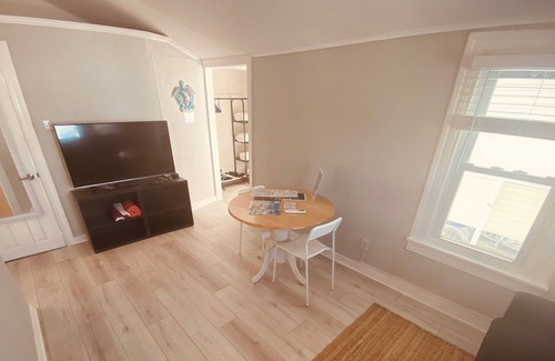 Sunset Beach House | Sunset Beach Treasure Island 1/1 Wi-fi Parking 117-b