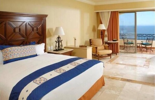 Paraiso Escondido Resort | Sunset Beach Week 51, Week 52 or BOTH Weeks 2BM 2BA President End Unit, Spa Golf