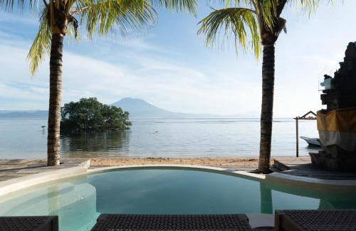 Jungut Batu Villa | Sunset Beach Wood Villa by Alfred in Bali