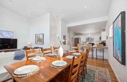 North Eastham House | Sunset Bluff: 028-E Modern Contemporary in Eastham with Water Views, Steps to Bay Beach