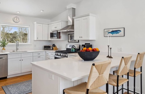 North Eastham House | Sunset Bluff: 028-E Modern Contemporary in Eastham with Water Views, Steps to Bay Beach
