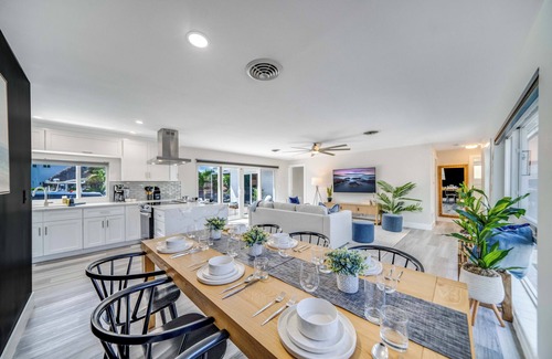 Garden Isles House | Sunset Canal - Pool - 3BDR