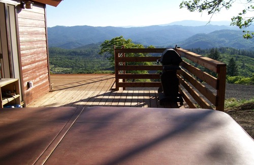 Ashland Ski Chalet | Sunset Chalet - 2600 sq.ft. Multi-Seasonal retreat only15 minutes from Ashland !