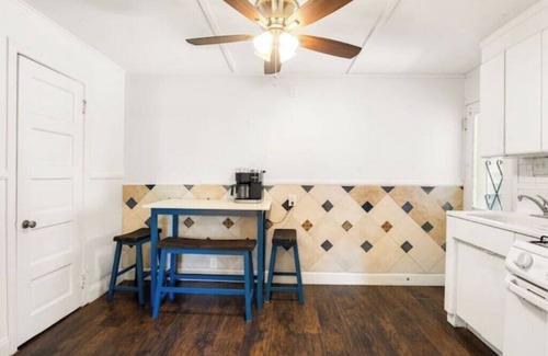 Historic Uptown Apartment | Sunset Citrus Studio