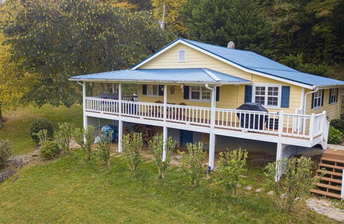 Hayesville Cabin | SUNSET COTTAGE: 1 BR, 1 BA Cabin or Bungalow in Hayesville, Sleeps 4