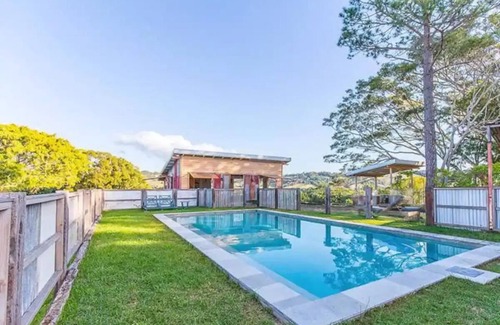 Ewingsdale Cottage | Sunset Cottage @ Byronnn