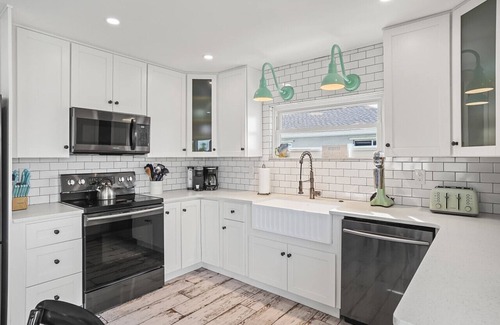 Cape Coral Apartment | Sunset Cottage: Lake Front