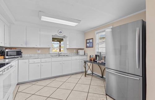 Morehead City Cottage | Sunset Cottage on Calico Creek