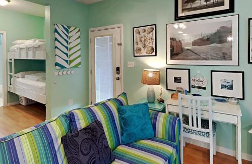 Fort Walton Beach Apartment | Sunset Cottages #1A