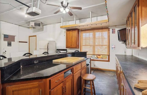 Champlin House | Sunset Drive Newly Remodeled 2bd/Short&Long StayOK