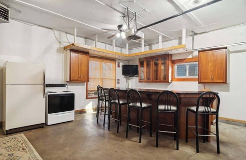 Champlin House | Sunset Drive Newly Remodeled 2bd/Short&Long StayOK