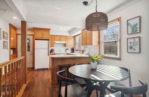 Champlin House | Sunset Drive Newly Remodeled 2bd/Short&Long StayOK