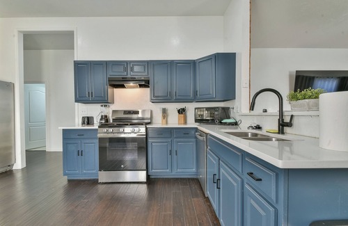 South Oklahoma City House | Sunset Family Retreat with Pool - Games - Near Will Rogers Airport