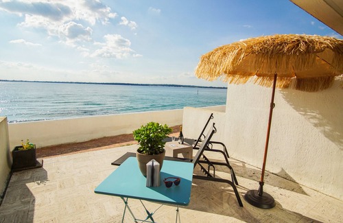 Concarneau Apartment | -SUNSET- FRONT DE MER AVEC TERRASSE ET PARKING