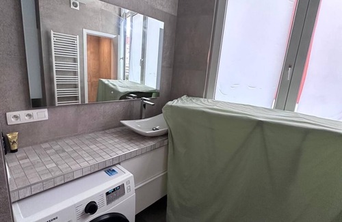 Sint-Lambrechts-Woluwe Apartment | "Sunset Haven"