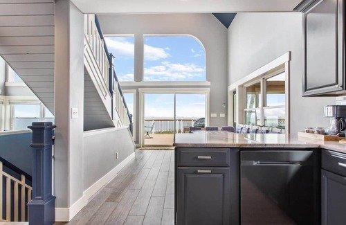 Miami Park House | Sunset Haven | Hot Tub | Lake Michigan