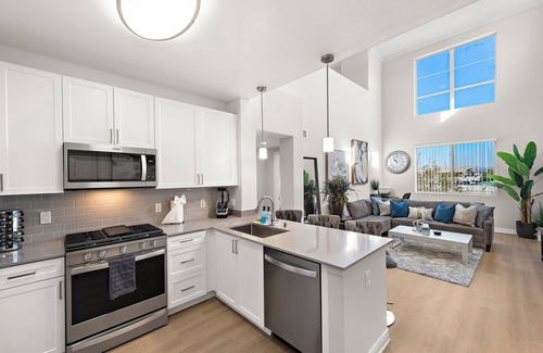 Airport Area Apartment | Sunset Haven: Luxurious 3Bed/Bath Retreat in Irvine, near SNA airport