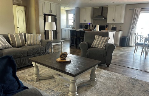 Waterloo House | "Sunset Haven" Waterfront Escape on Lake Greenwood