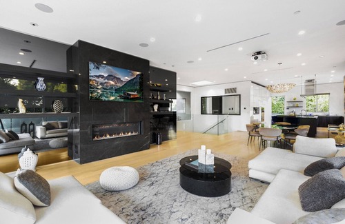 Hollywood Hills West Villa | Sunset Heights - Elegant Modern Villa with Beautiful Views in the Hills