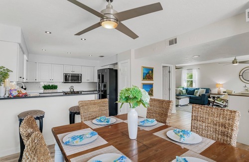 Indian Rocks Beach Condo | Sunset Hideaway - Private Dock, 3 Balconies, Stock Tank/Plunge Pool