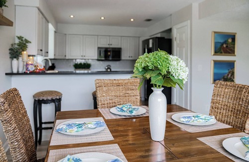 Indian Rocks Beach Condo | Sunset Hideaway - Private Dock, 3 Balconies, Stock Tank/Plunge Pool
