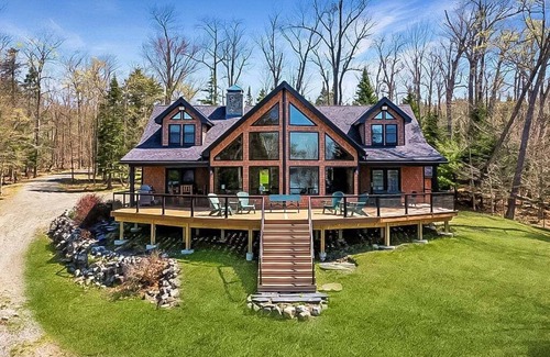 Greenville House | Sunset Lodge (Waterfront on Moosehead Lake with Breathtaking Views!)