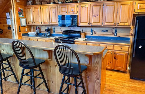 Wears Valley Cabin | Sunset Magic- 5BR/5BA Awesome View of Wears Valley