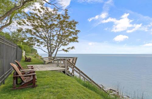 Grand Beach House | Sunset Manor