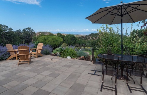 Tesuque House | Sunset Mountain Ranch- Serene retreat in Sangre de Cristo foothills