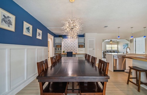 Tarpon Springs House | Sunset Oasis - Private Heated Pool Home Near Beach, Sponge Docks, Tarpon Springs