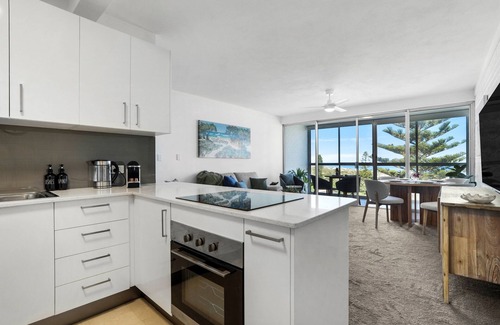 Scarborough Apartment | Sunset Oceanview Family Haven 100m from the beach!
