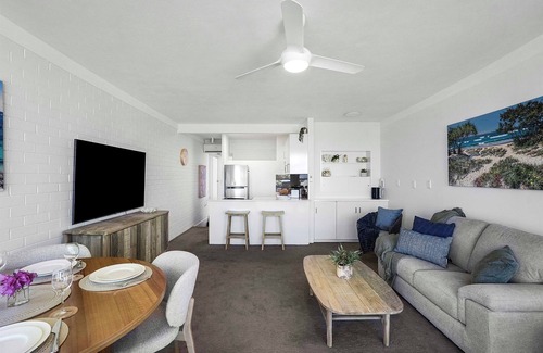Scarborough Apartment | Sunset Oceanview Family Haven 100m from the beach!