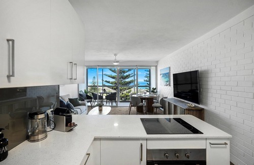 Scarborough Apartment | Sunset Oceanview Family Haven 100m from the beach!