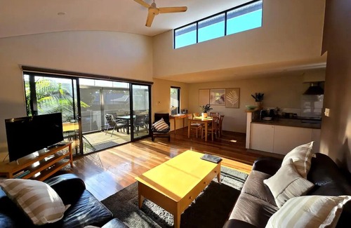Margaret River Apartment | Sunset on Fearn, lovely 2 bedroom apartmentnnSharennSave