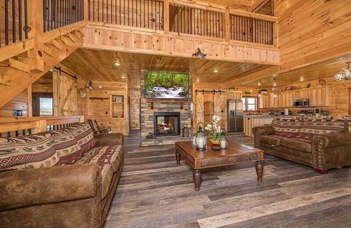Sevierville Cabin | Sunset Peak- The perfect cabin with indoor pool, Mountain Views, and fire-pit!
