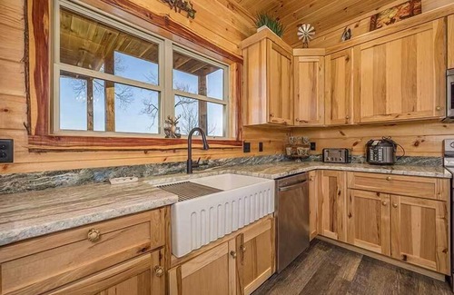 Sevierville Cabin | Sunset Peak- The perfect cabin with indoor pool, Mountain Views, and fire-pit!