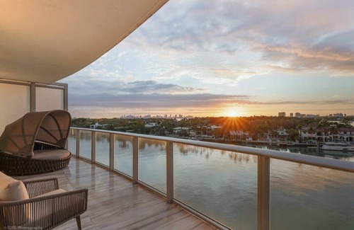 Miami Beach Condo | Sunset Penthouse |stunning views near the beach