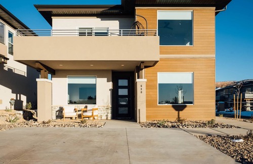 Hildale House | Sunset Place , So Zion 4Bed, 3Bath, Hot Tub, Deck, Fire Pit