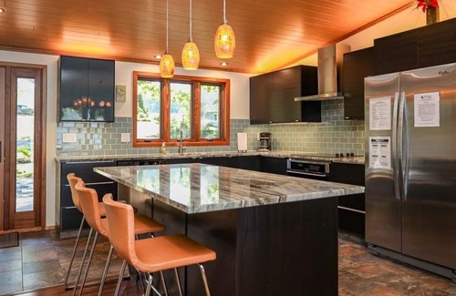 Penn Yan Cottage | Sunset Point:"Upscale Keuka Lakehouse, Walk To Keuka Springs Winery!"