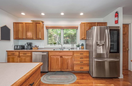 Oakland Cottage | Sunset Pointe