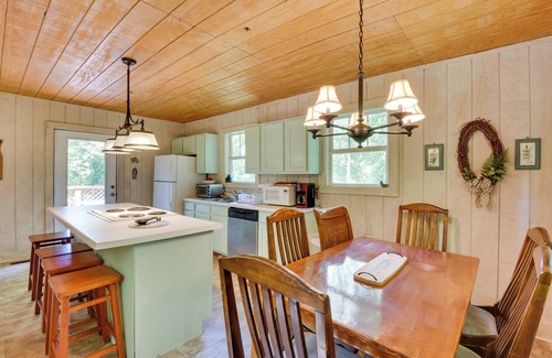 Rocky Bottom Cottage | Sunset Rental Cottage Near Table Rock State Park!