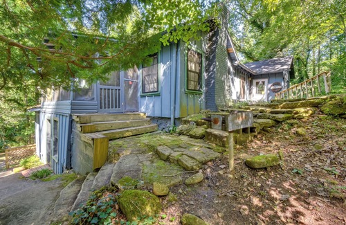 Rocky Bottom Cottage | Sunset Rental Cottage Near Table Rock State Park!