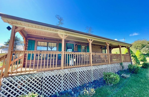 Fleetwood Cottage | Sunset Ridge 3 rentals on 20 acres views & firepit