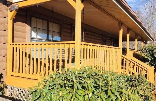 Fleetwood Cottage | Sunset Ridge 3 rentals on 20 acres views & firepit