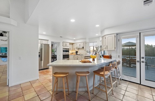 Fallbrook House | Sunset Ridge: Heated Pool Spa Zen Path Views EV Golf Family Friendly